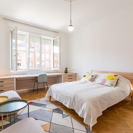 The Palm Springs Apartment Budapest Eksteriør billede