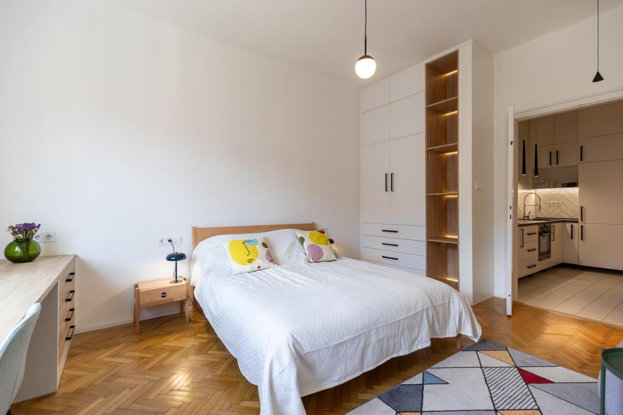 The Palm Springs Apartment Budapest Eksteriør billede