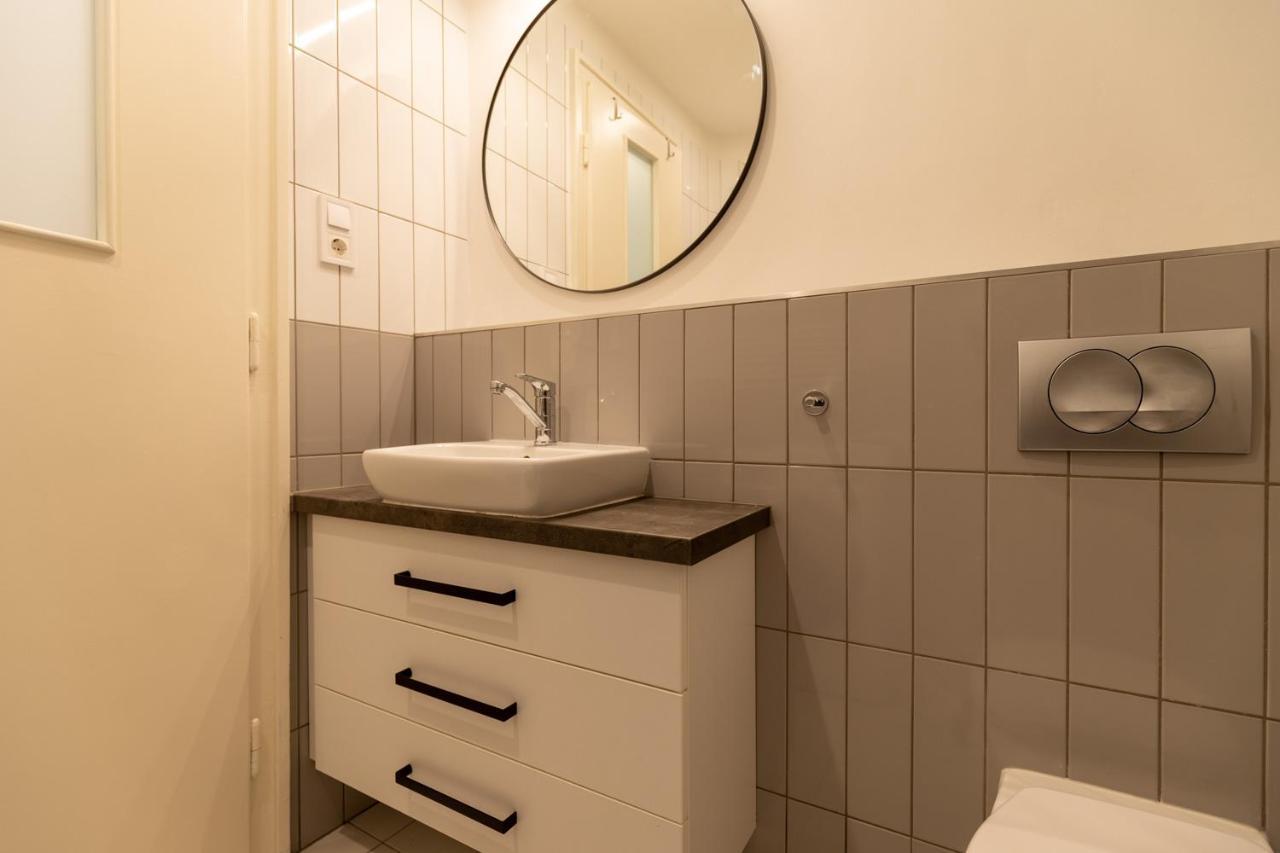 The Palm Springs Apartment Budapest Eksteriør billede